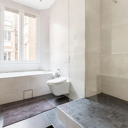 Charme Parisien Pres De L'arc De Triomphe - 183 M² Apartment