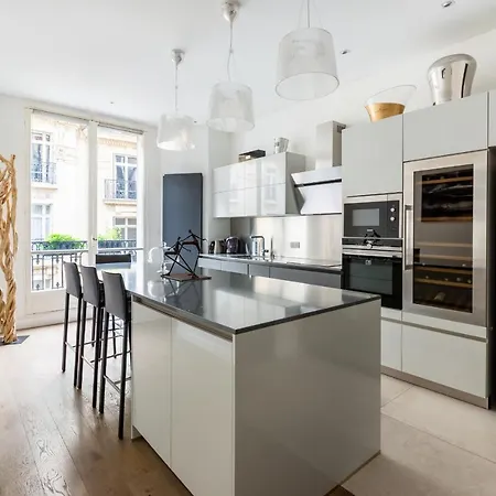 Charme Parisien Pres De L'arc De Triomphe - 183 M² Apartment Paris